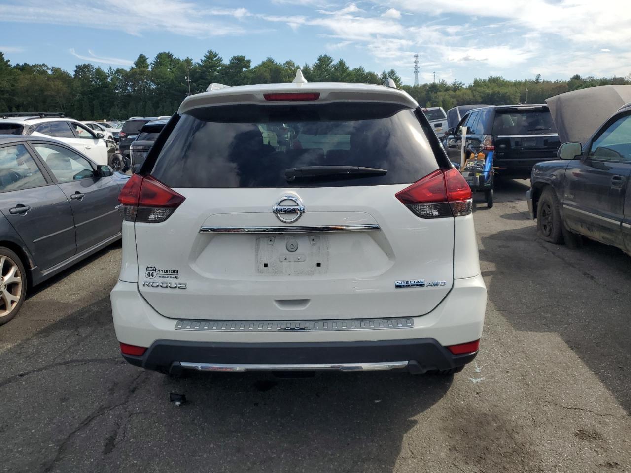 2019 Nissan Rogue S - Image 6