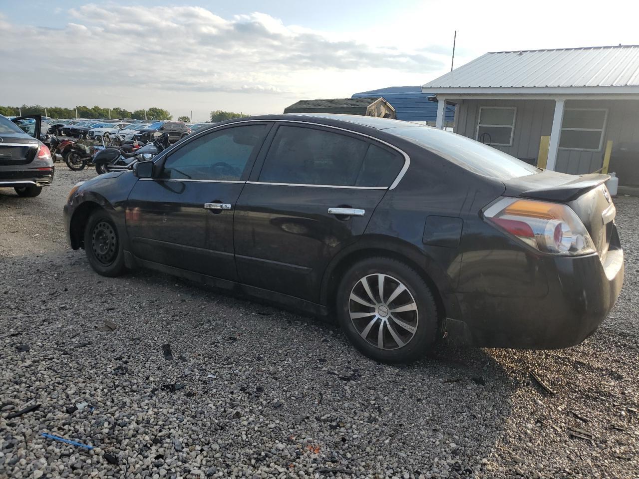 2012 Nissan Altima Base - Image 2