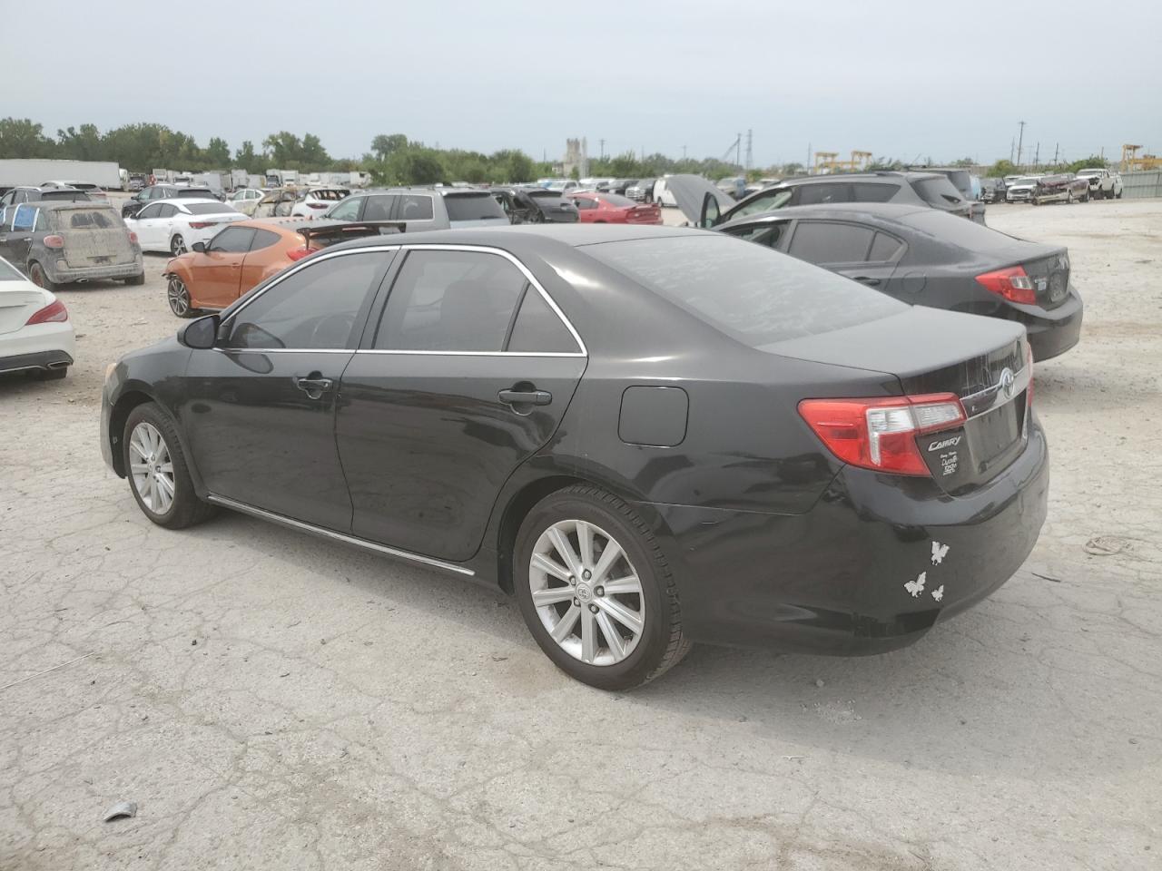 2012 Toyota Camry - Фото 2