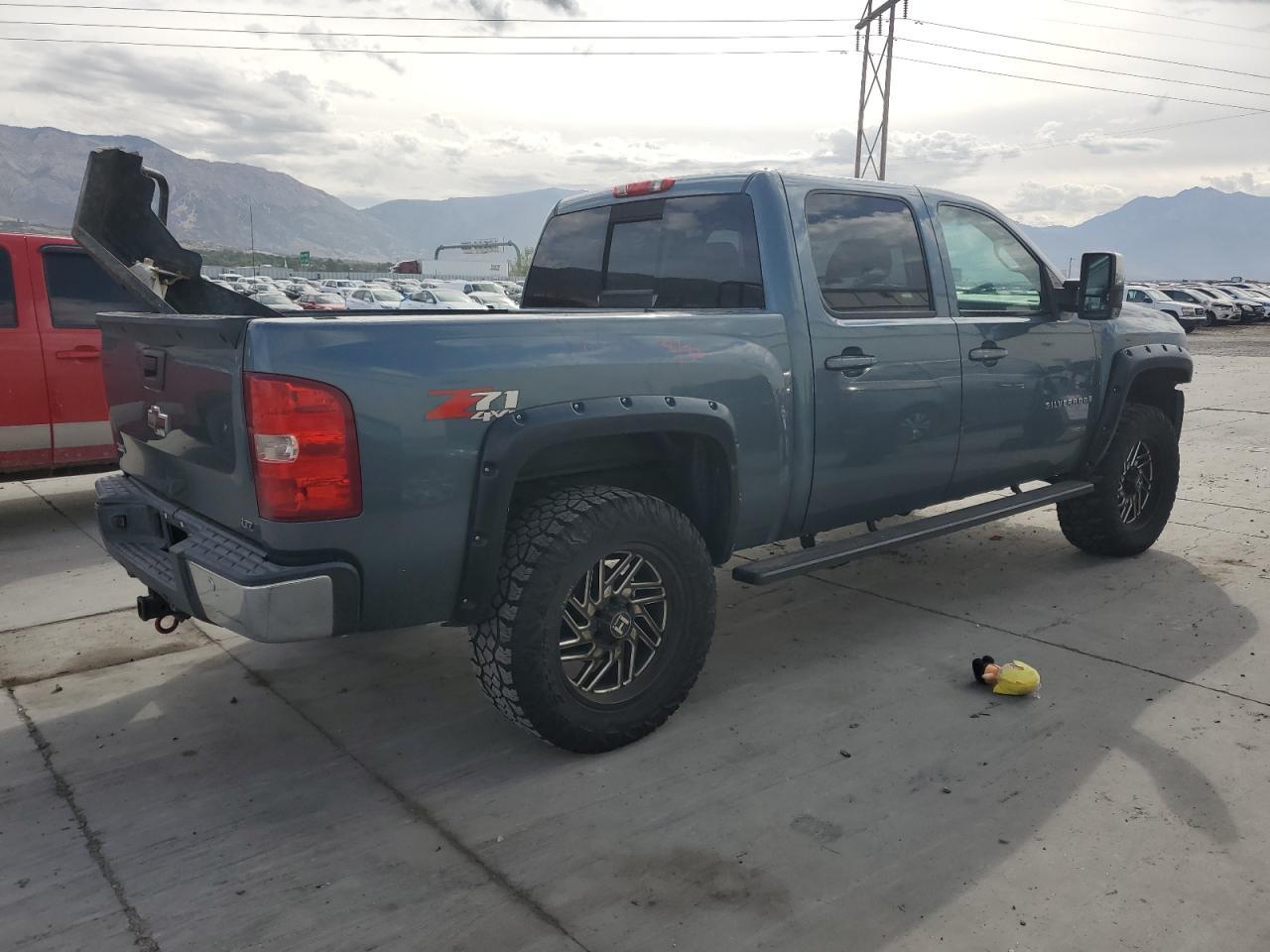 2009 Chevrolet Silverado K1500 Ltz - Image 3