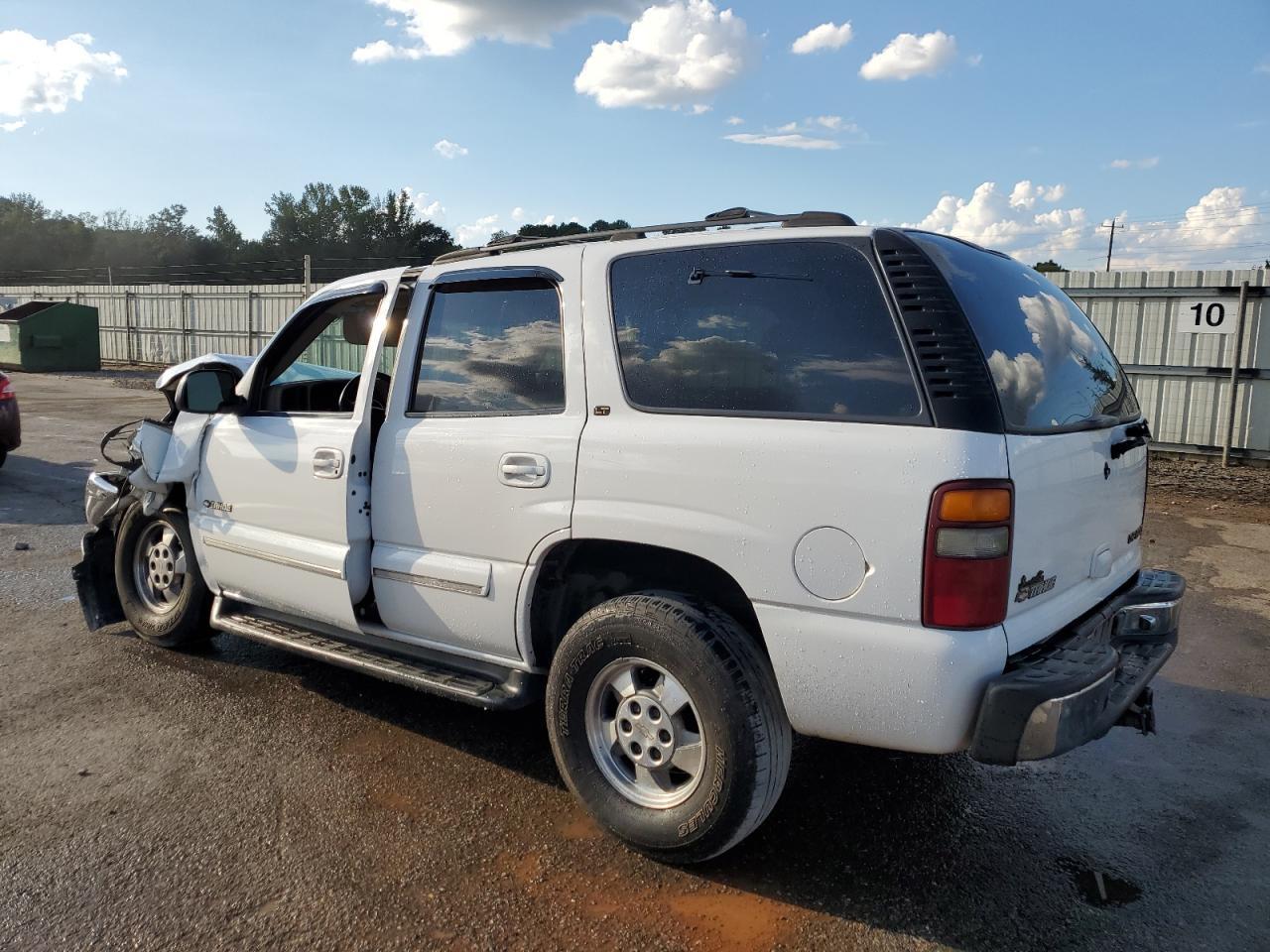 2001 Chevrolet Tahoe C1500 - Фото 2