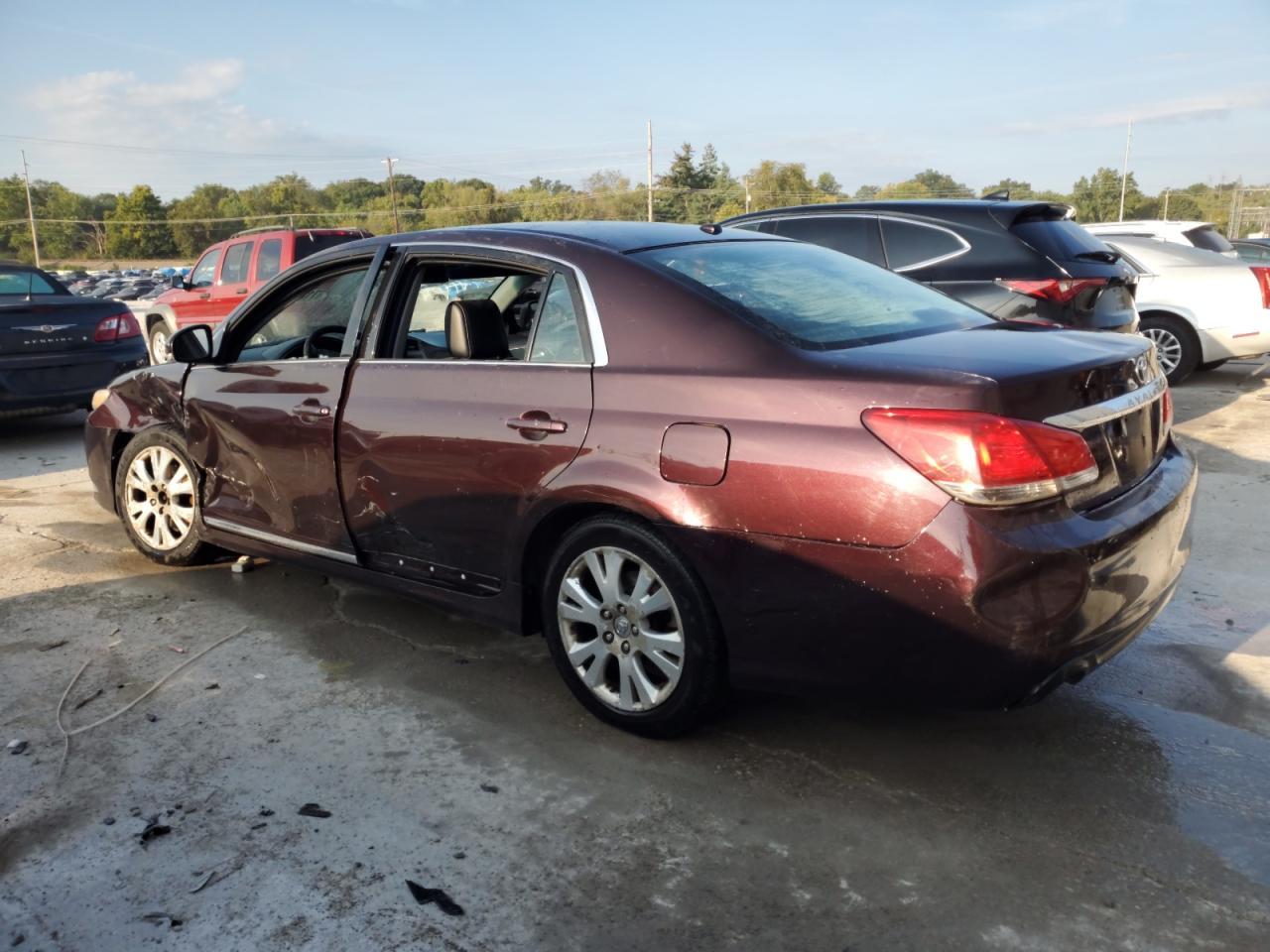 2012 Toyota Avalon Base - Фото 2