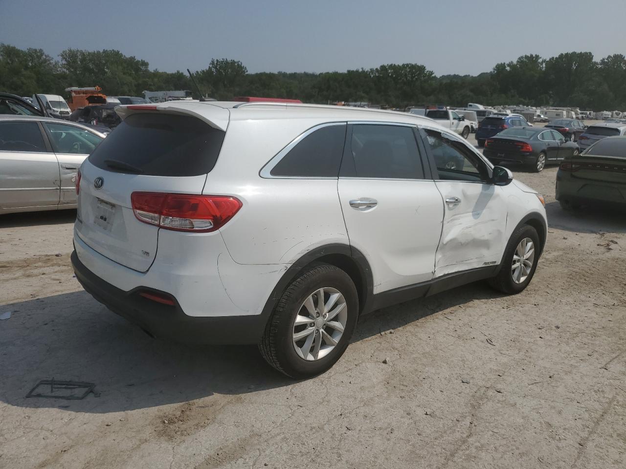 2017 Kia Sorento Lx - Image 3