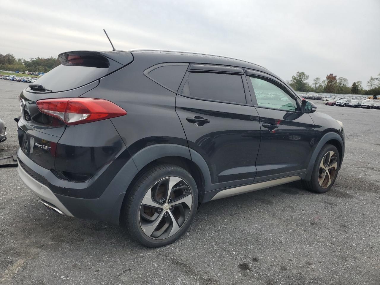 2017 Hyundai Tucson Limited - Image 3