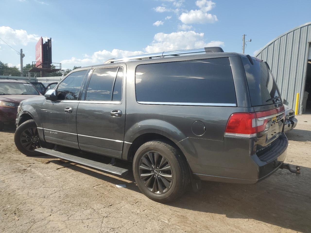 2016 Lincoln Navigator L Select - Фото 2