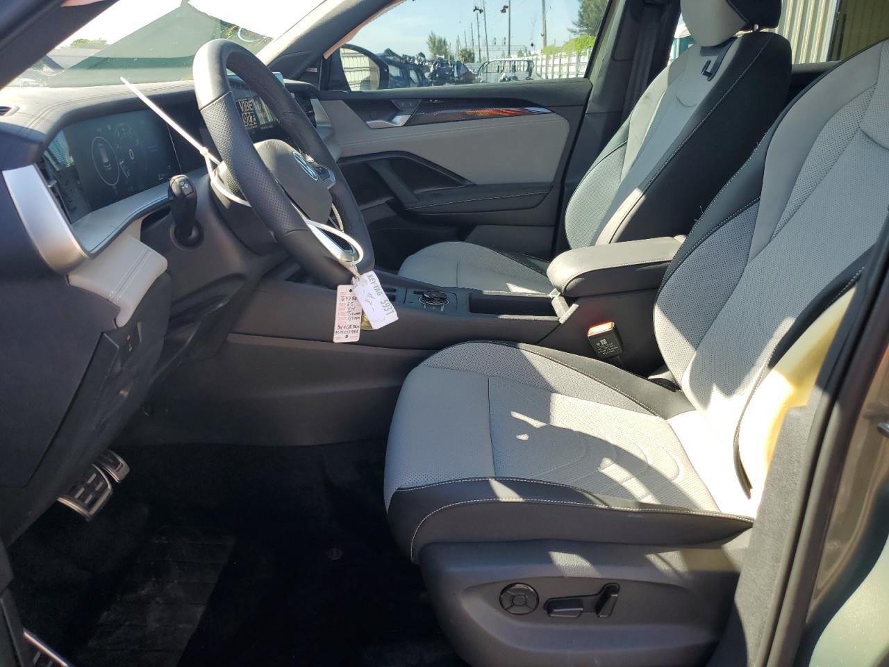 2025 Volkswagen Tiguan Se R-Line Black - Image 7