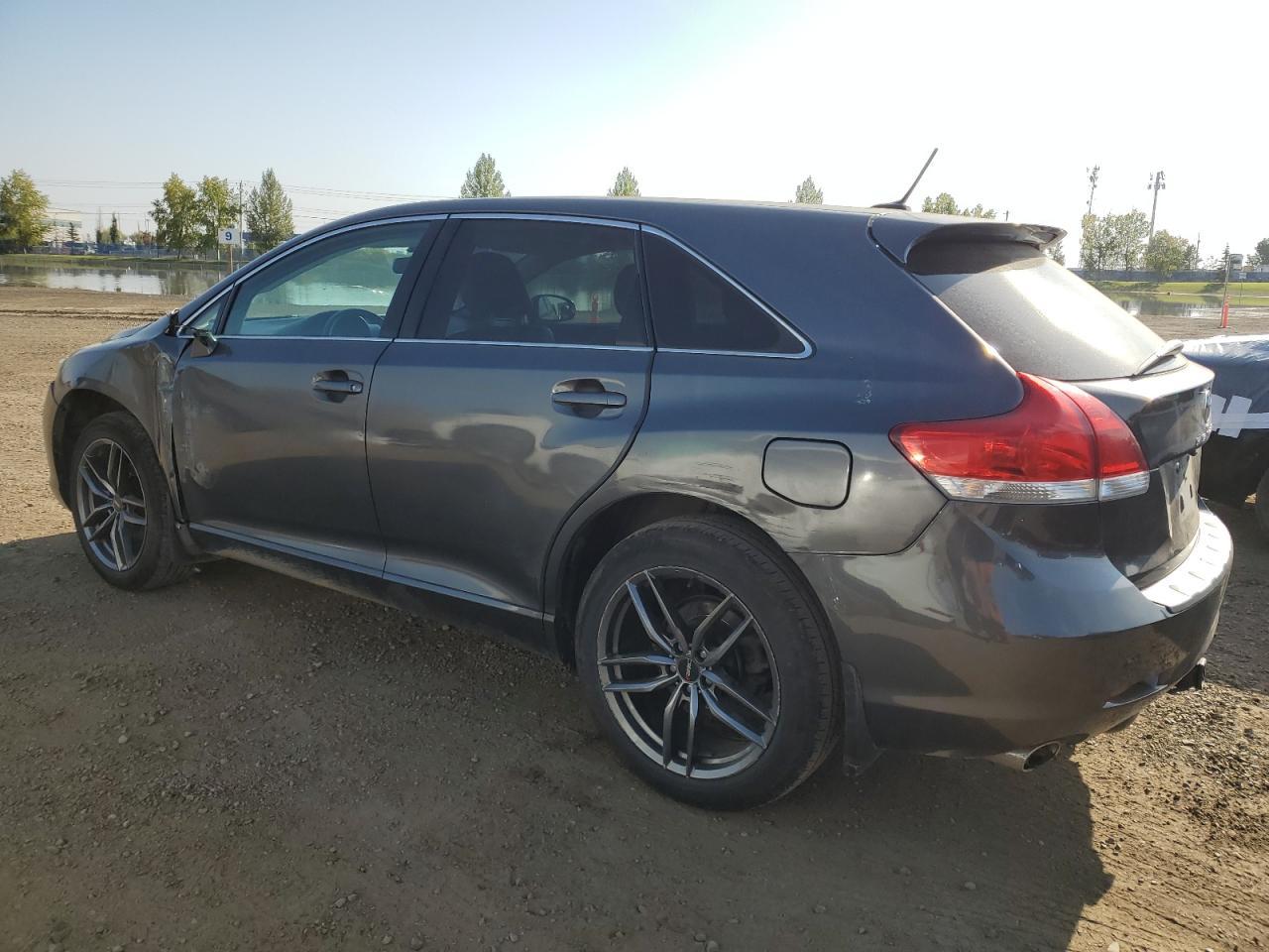 2012 Toyota Venza Le - Image 2