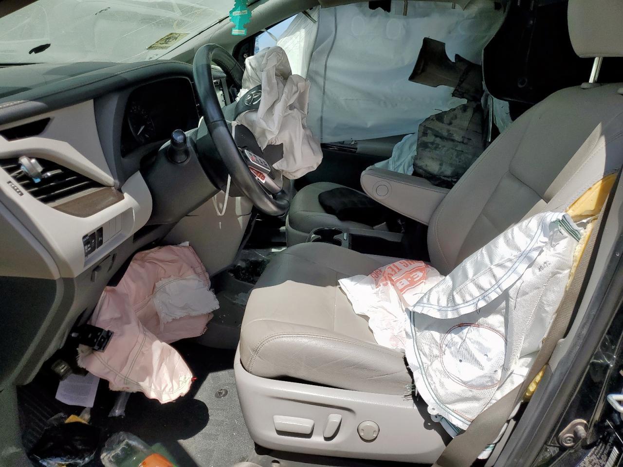 2020 Toyota Sienna Xle - Image 7