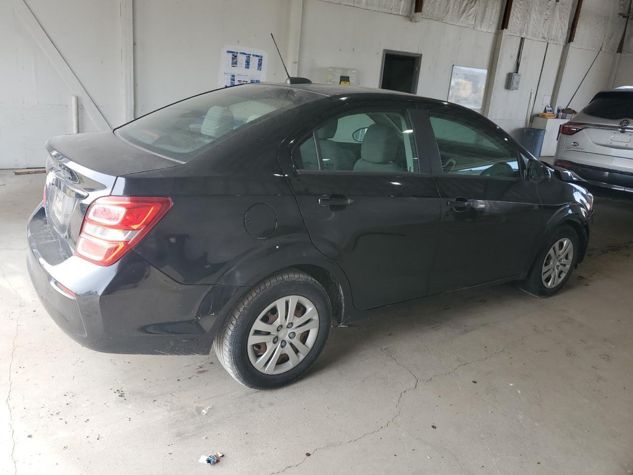 2017 Chevrolet Sonic Ls - Фото 3