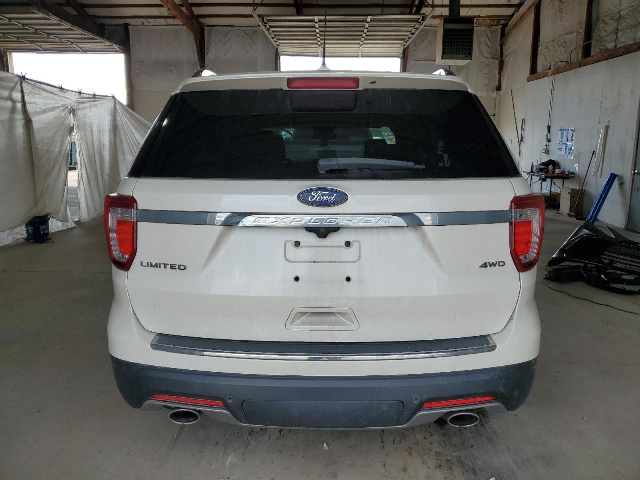 2019 Ford Explorer Limited - Image 6
