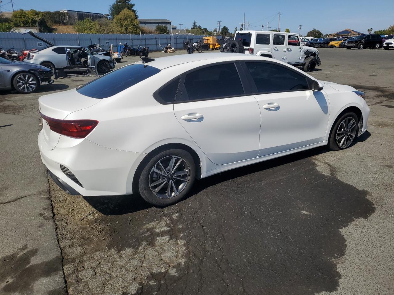 2022 Kia Forte Fe - Фото 3