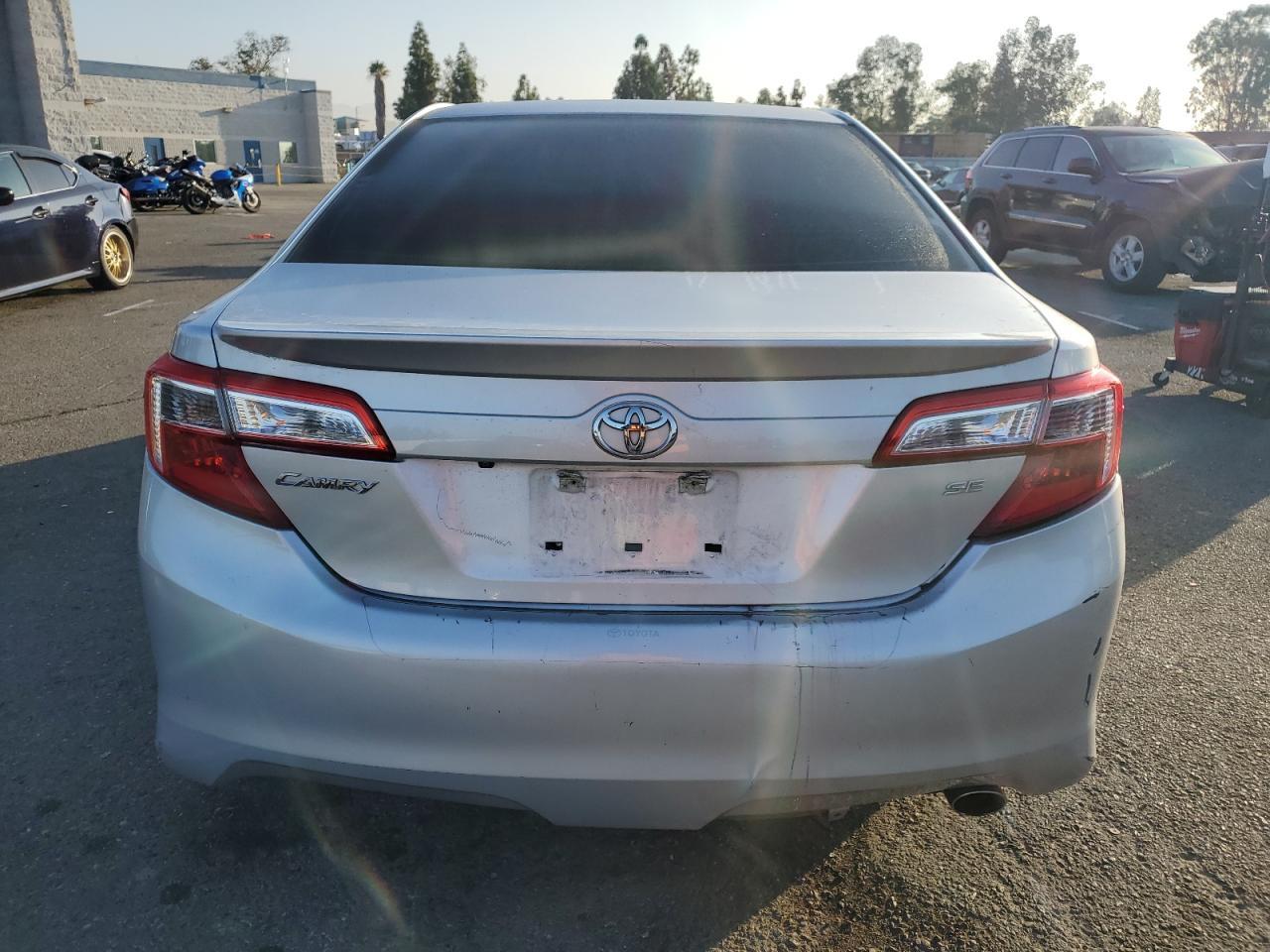 2014 Toyota Camry - Image 6