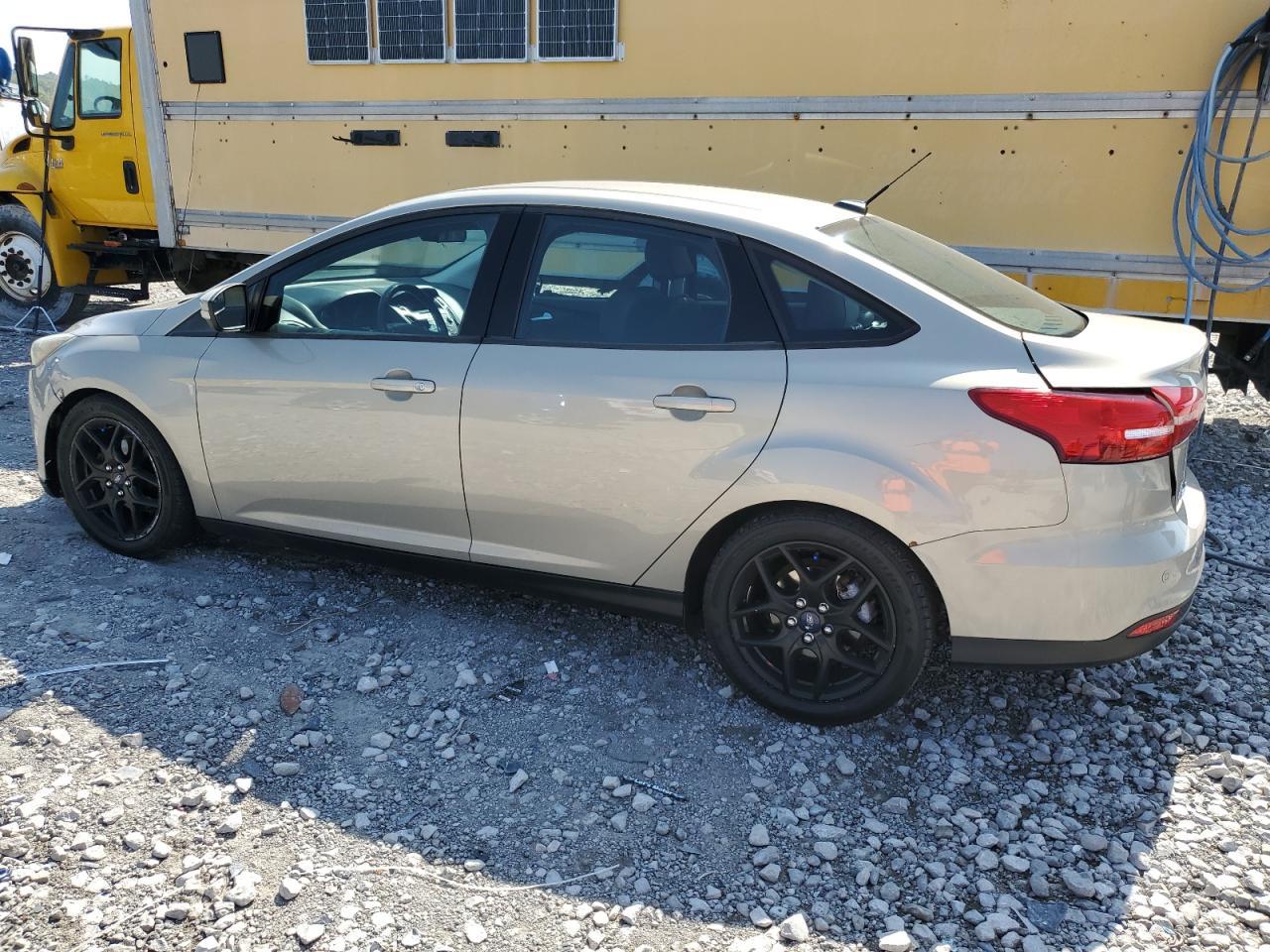 2016 Ford Focus Se - Image 2