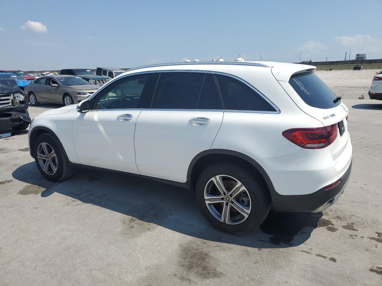 2020 Mercedes-Benz Glc 300 - Image 2