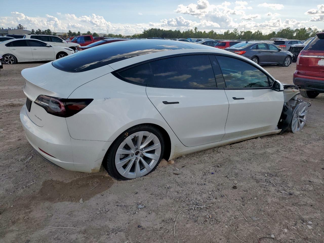 2021 Tesla Model 3 - Фото 3