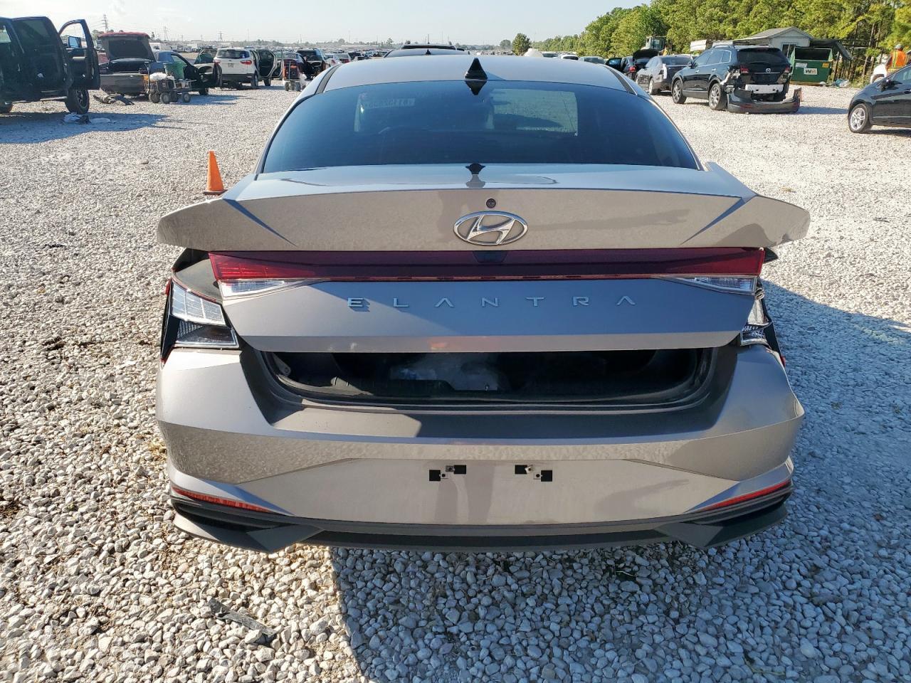 2021 Hyundai Elantra Sel - Image 6
