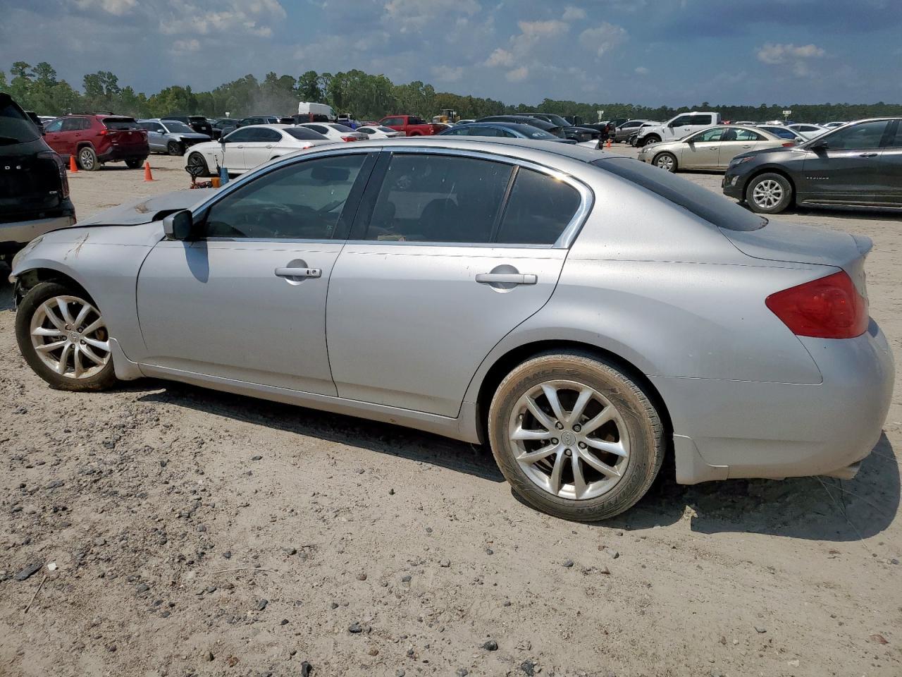 2009 Infiniti G37 Base - Image 2