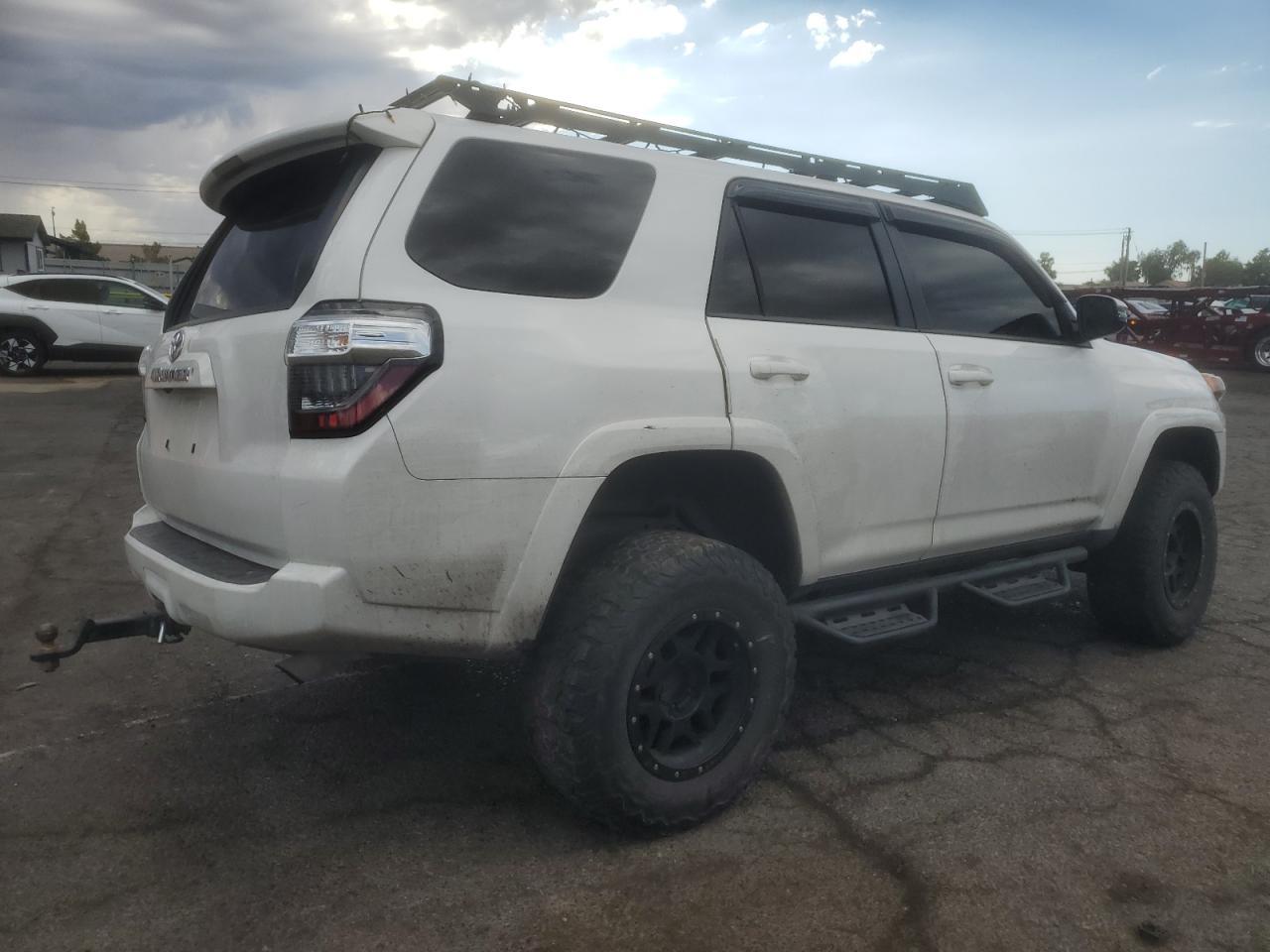 2016 Toyota 4Runner Sr5/Sr5 Premium - Image 3