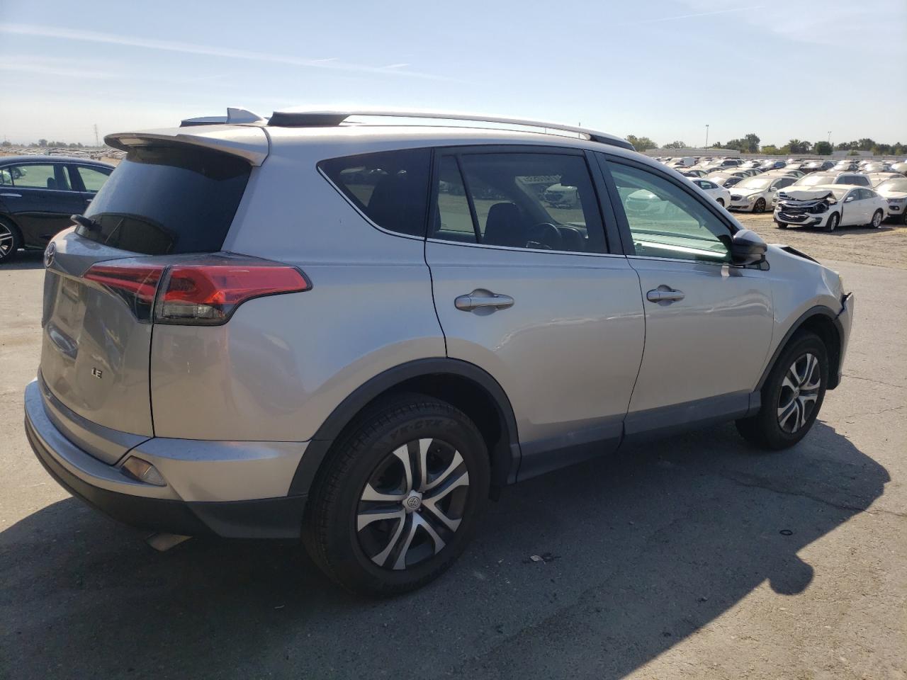 2016 Toyota Rav4 Le - Фото 3