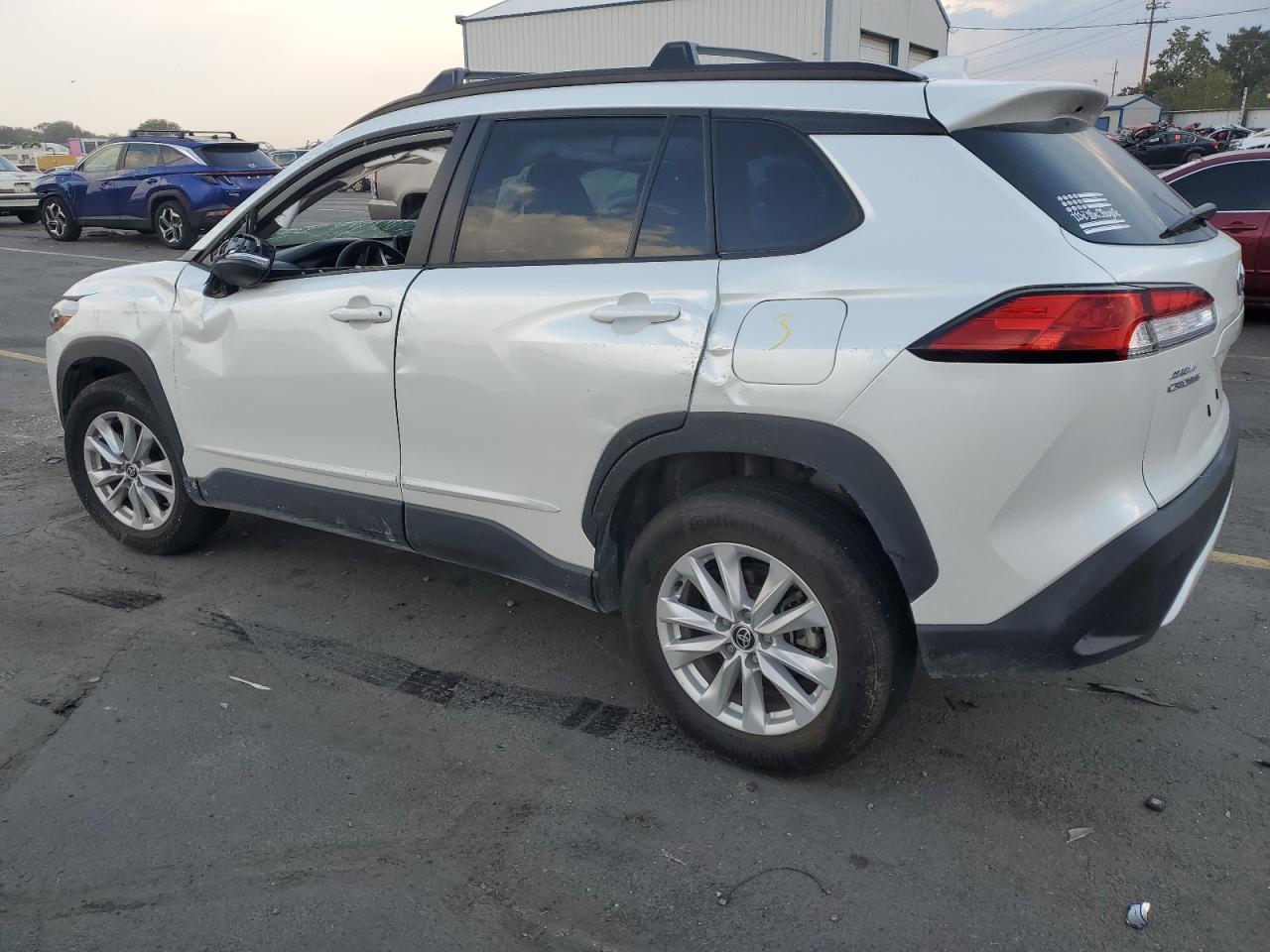 2023 Toyota Corolla Cross Le - Image 2
