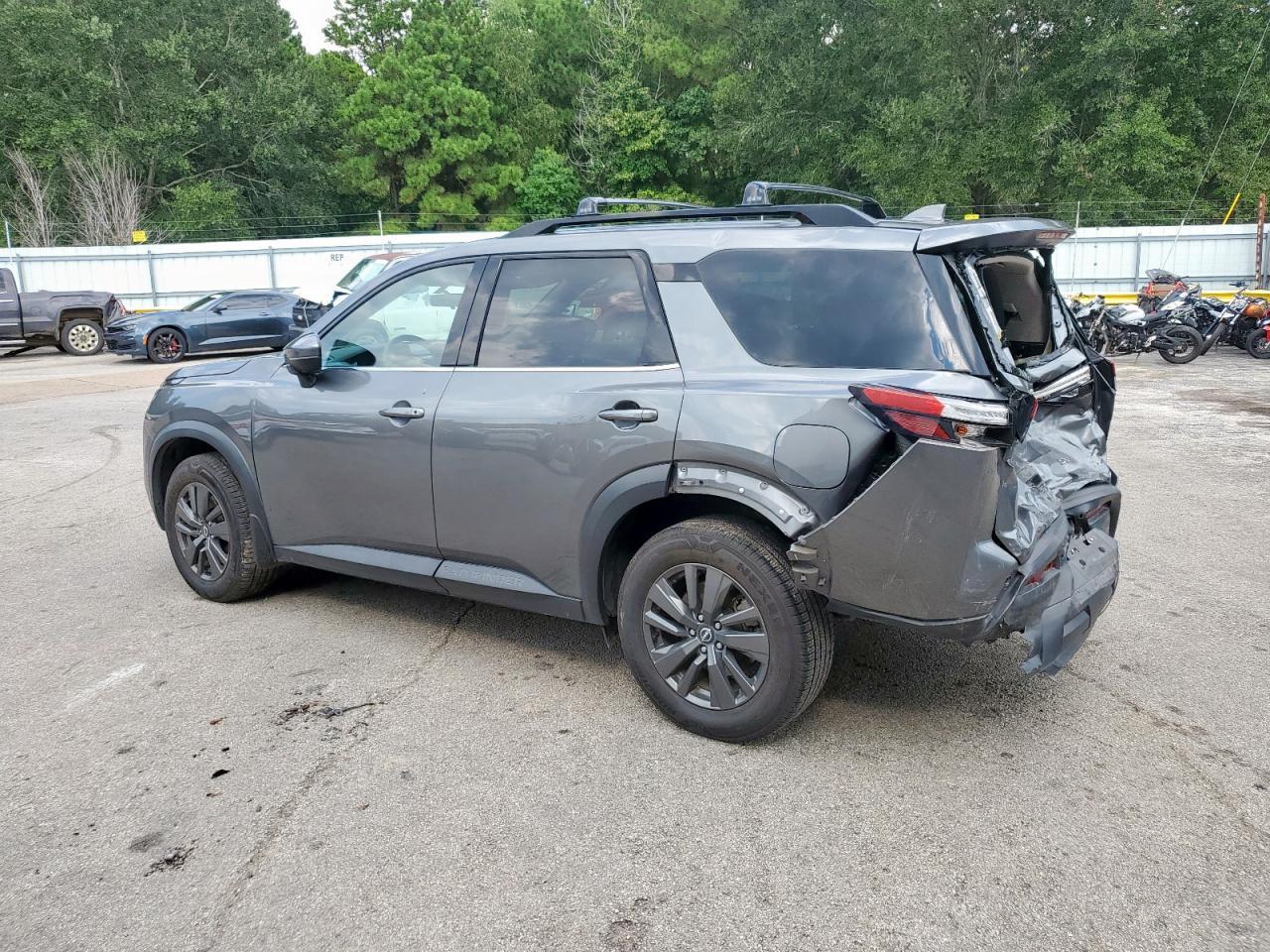 2022 Nissan Pathfinder Sv - Image 2