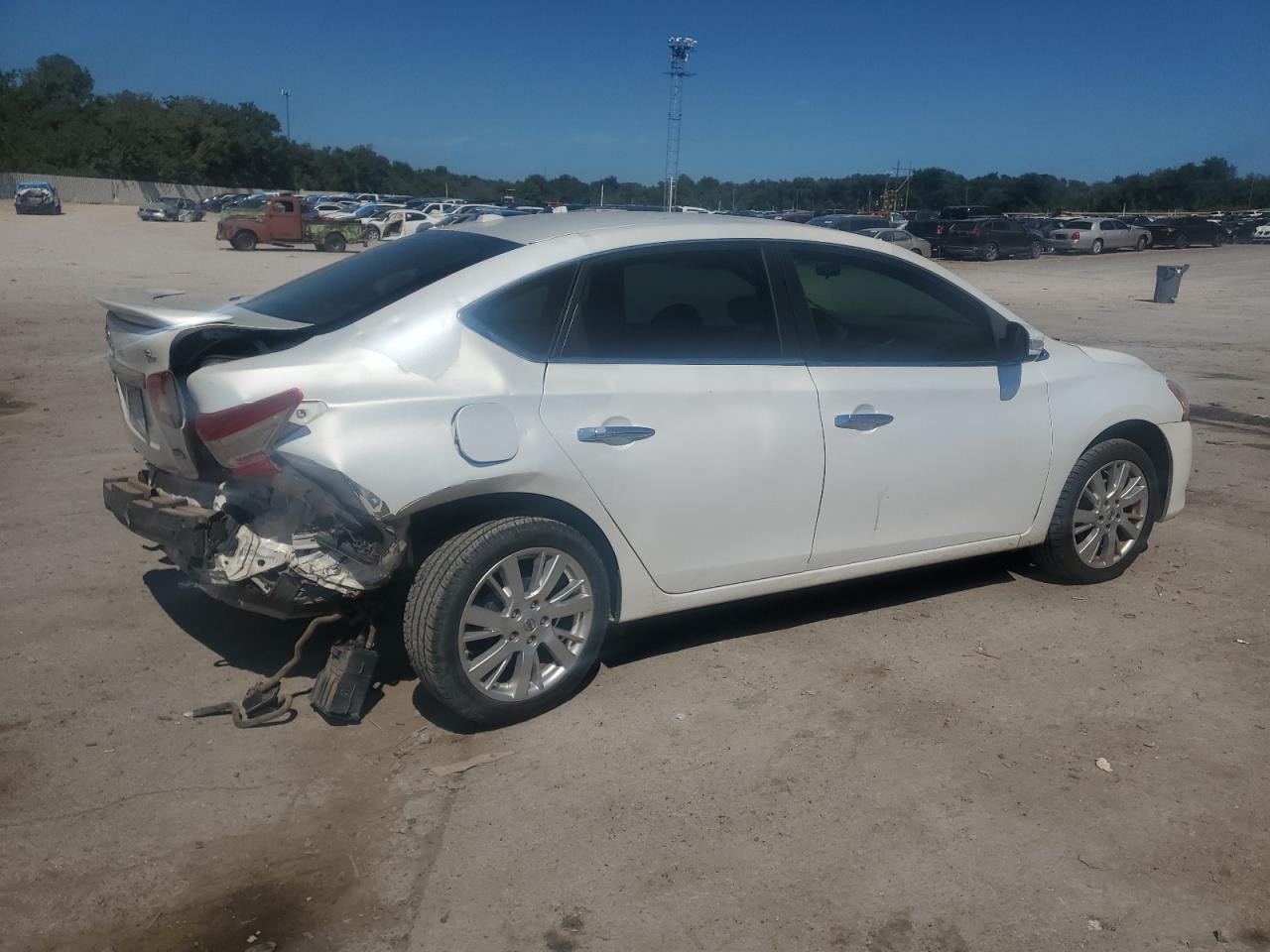 2014 Nissan Sentra S - Фото 3