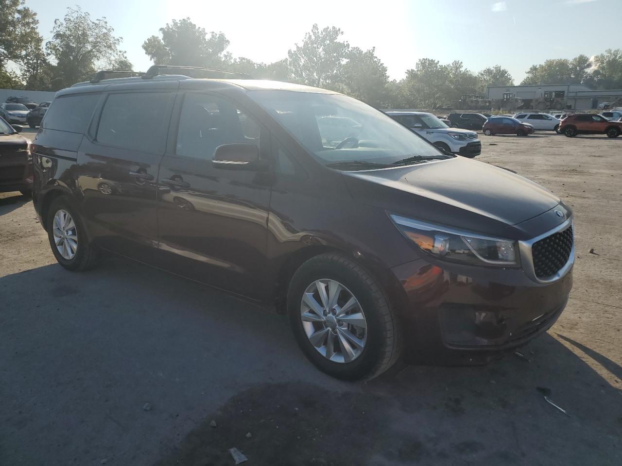 2015 Kia Sedona Lx - Image 4