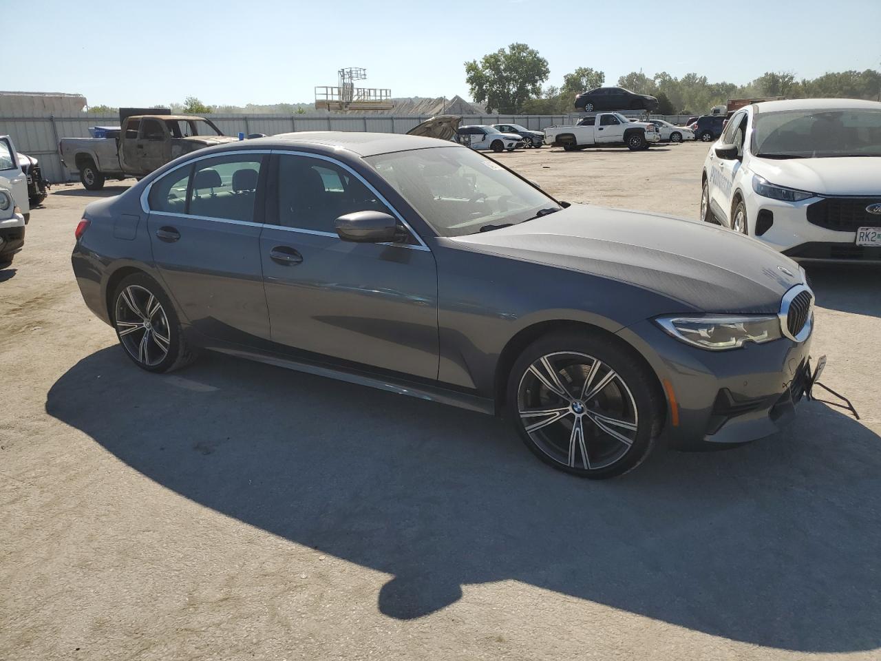 2019 BMW 330Xi - Фото 4