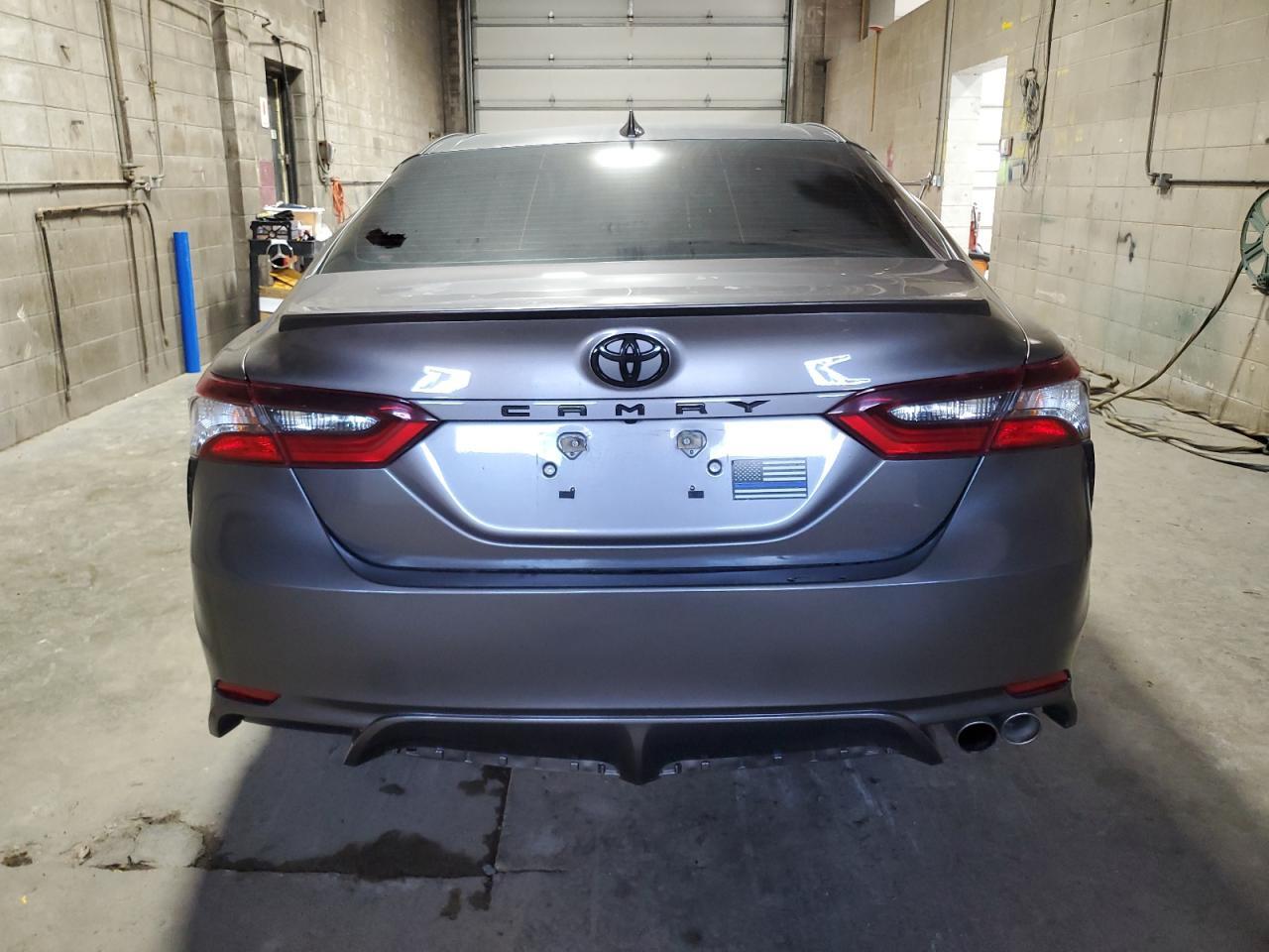 2021 Toyota Camry Se - Фото 6