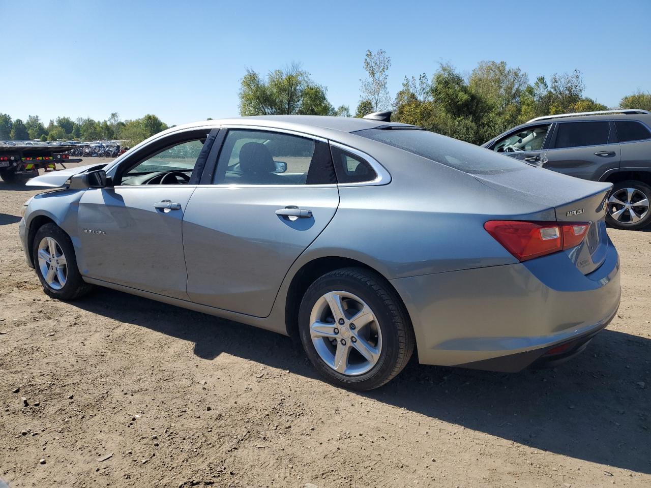 2023 Chevrolet Malibu Ls - Фото 2