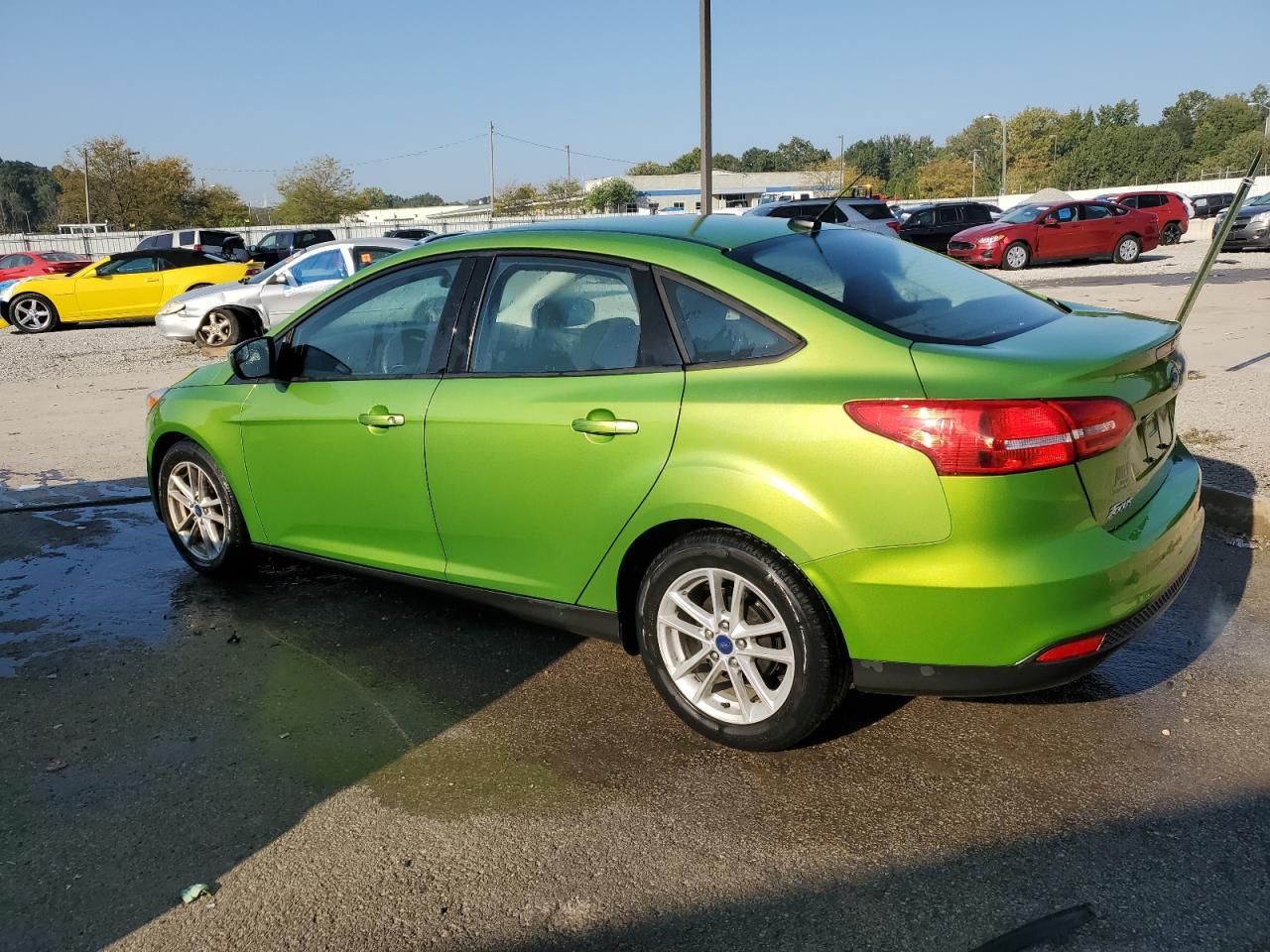 2018 Ford Focus Se - Image 2