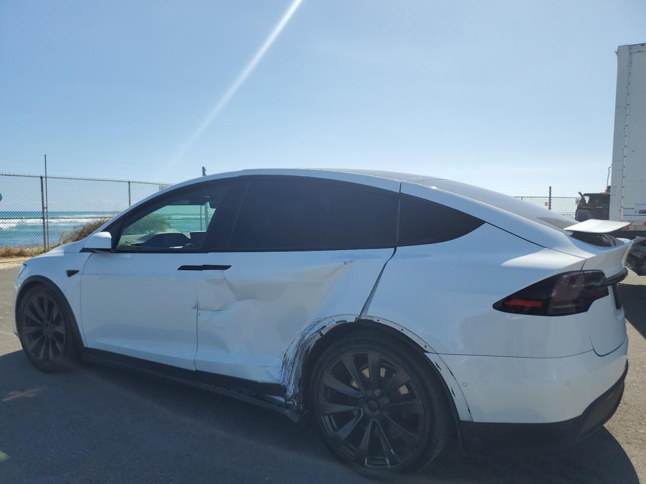 2022 Tesla Model X - Фото 2