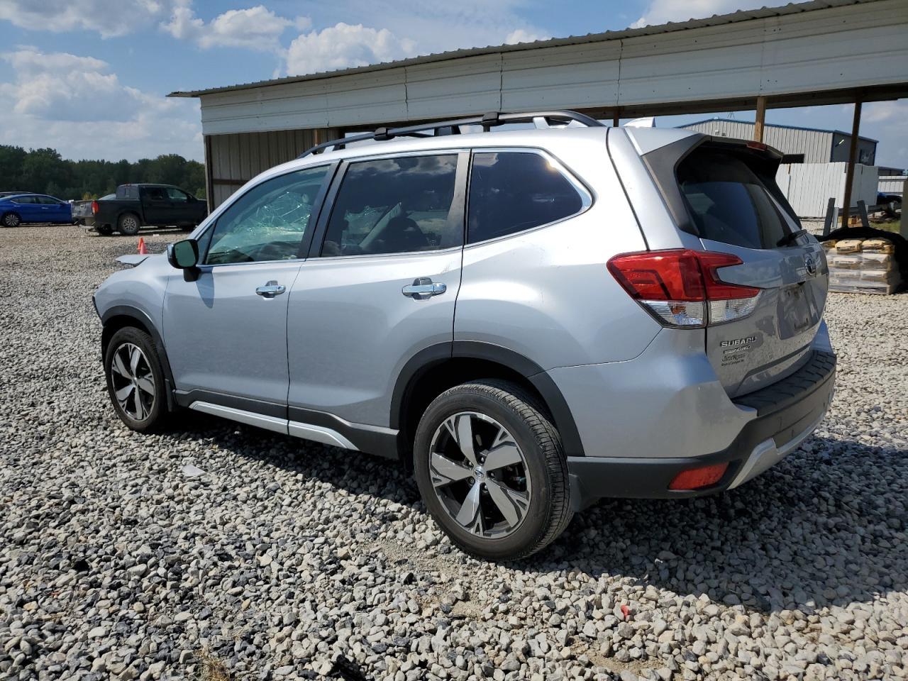 2019 Subaru Forester Touring - Image 2