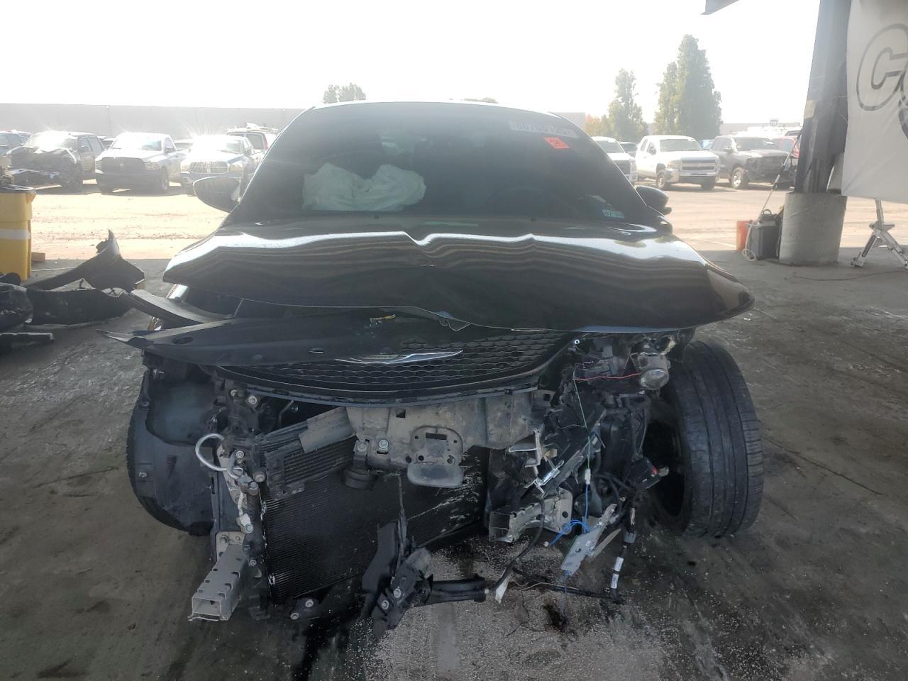 2015 Chrysler 200 S - Фото 5