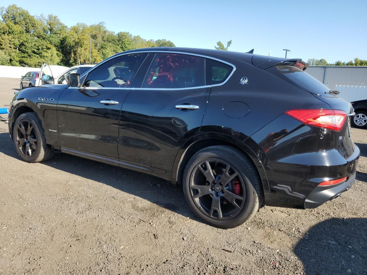 2020 Maserati Levante Sport - Фото 2