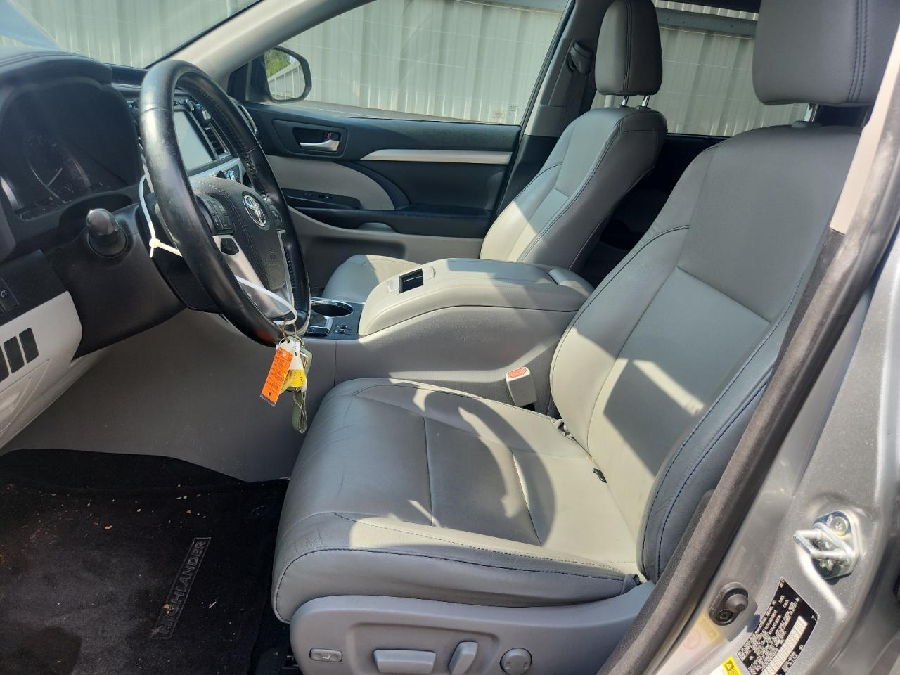 2017 Toyota Highlander Se - Фото 7