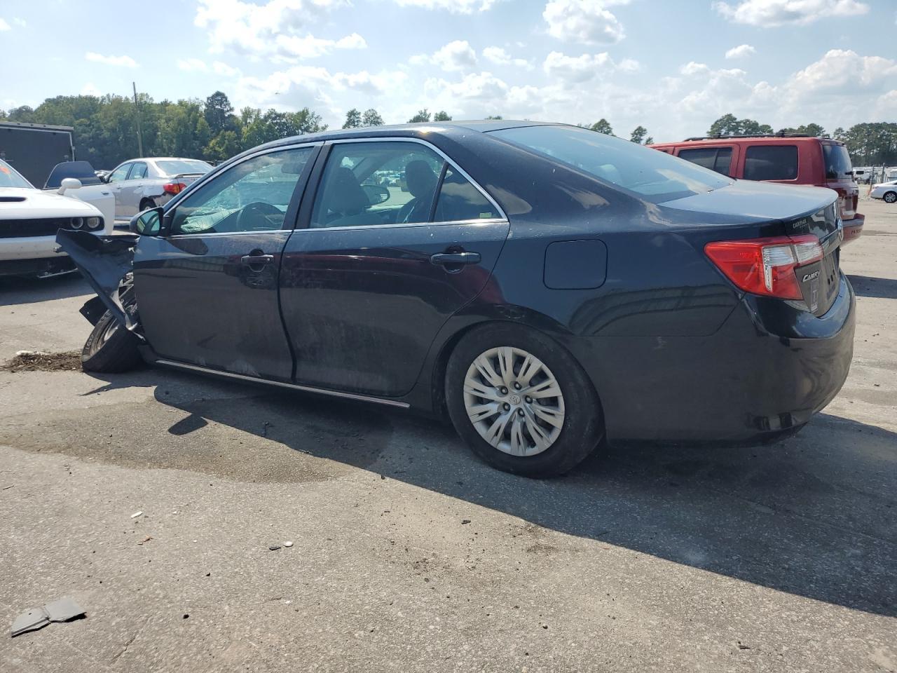 2012 Toyota Camry Base - Фото 2