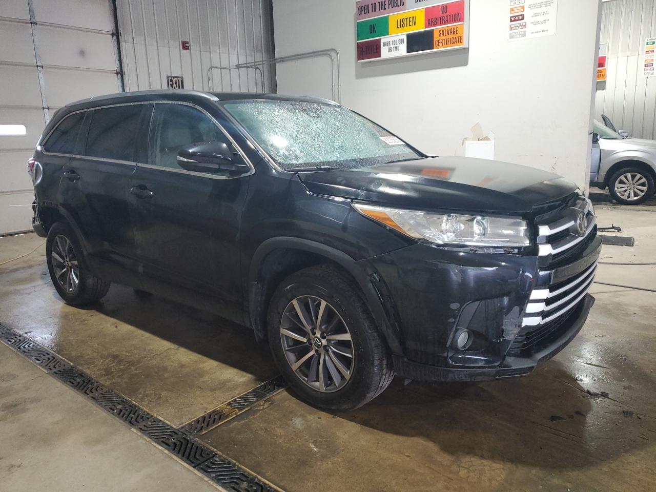 2019 Toyota Highlander Se - Image 4
