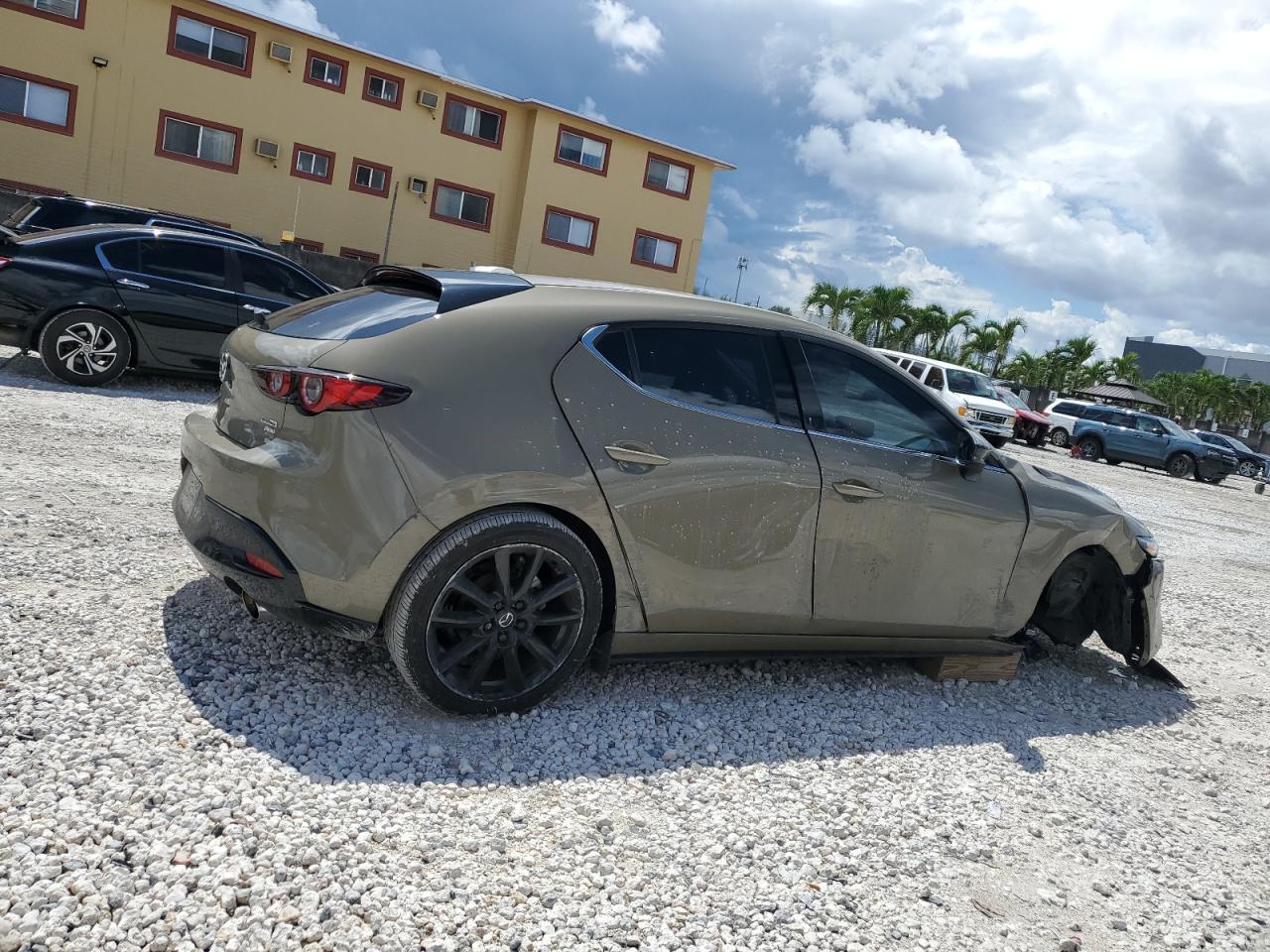2024 Mazda 3 Carbon Turbo - Image 3