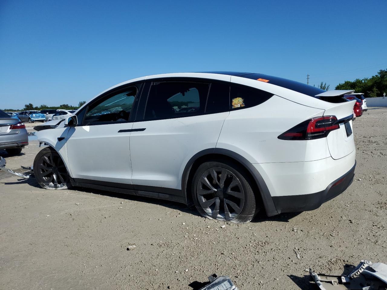 2023 Tesla Model X - Фото 2