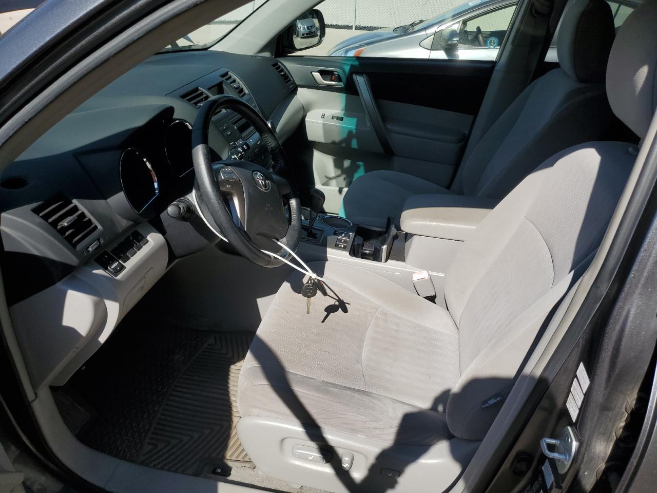 2008 Toyota Highlander Sr5 - Image 7