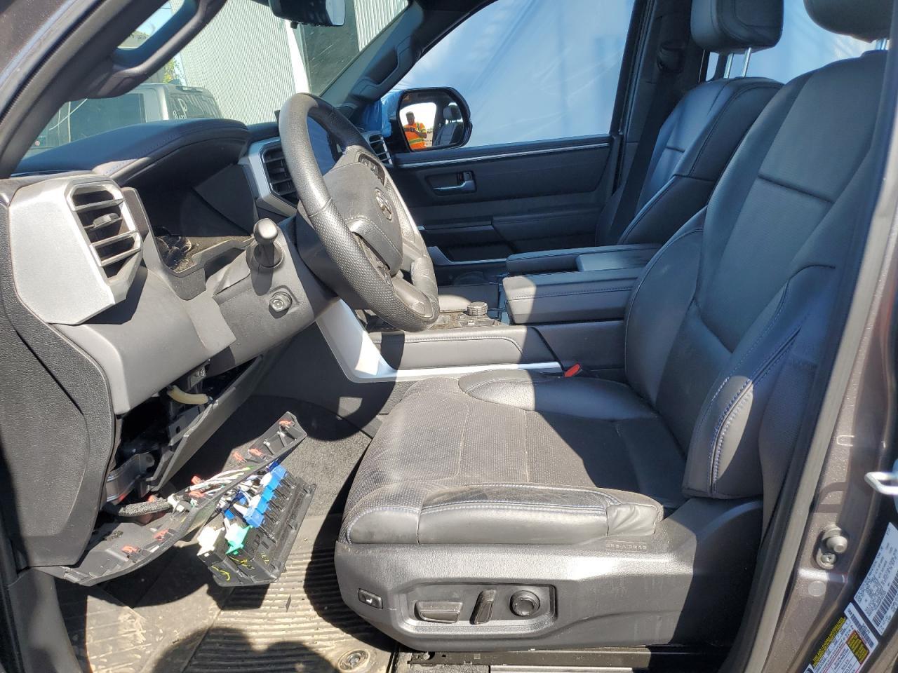 2023 Toyota Sequoia Sr5 - Фото 7