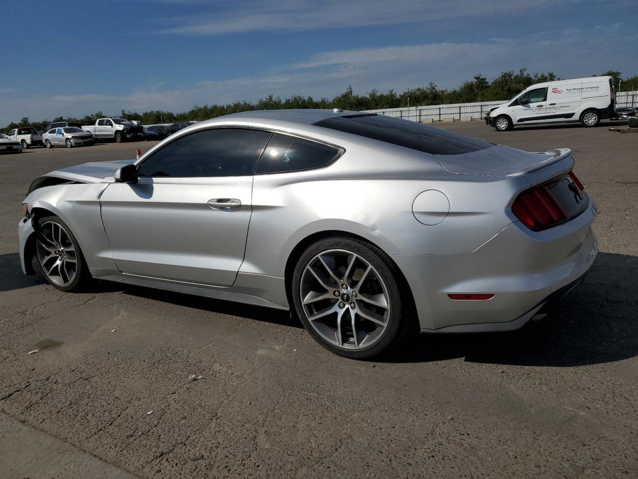2015 Ford Mustang - Фото 2