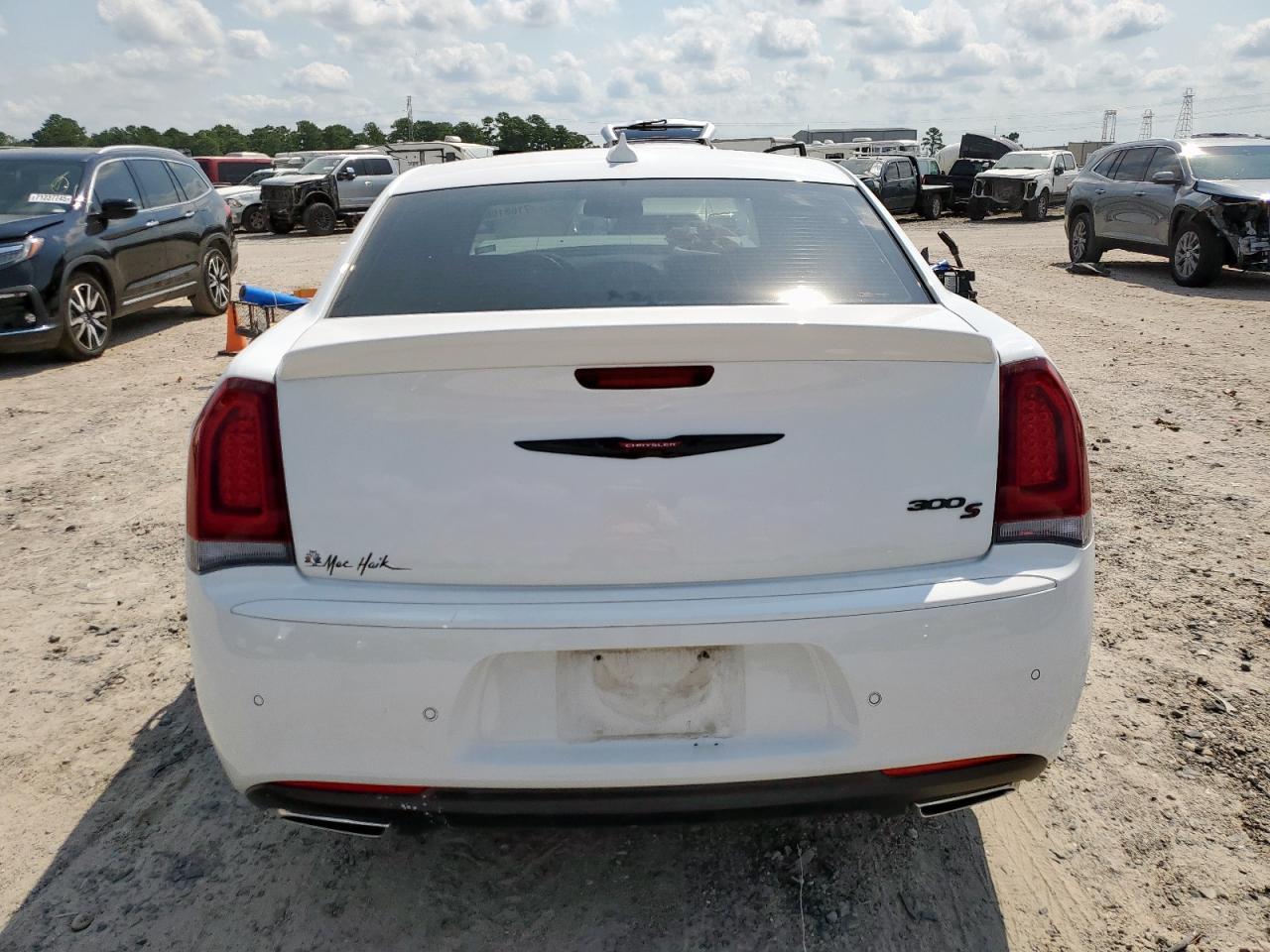 2022 Chrysler 300 S - Image 6