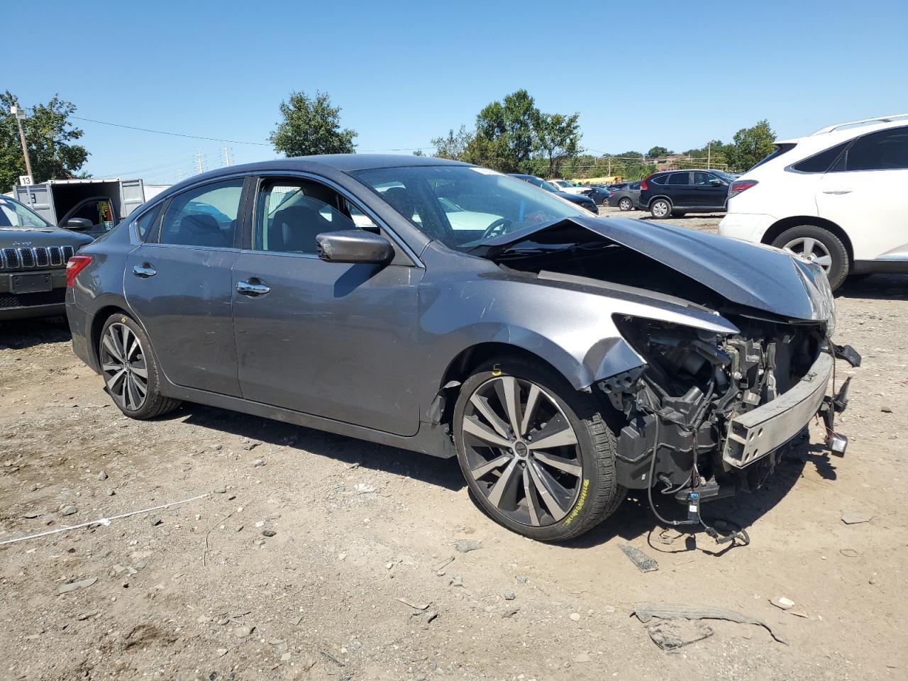 2017 Nissan Altima 2.5 - Image 4