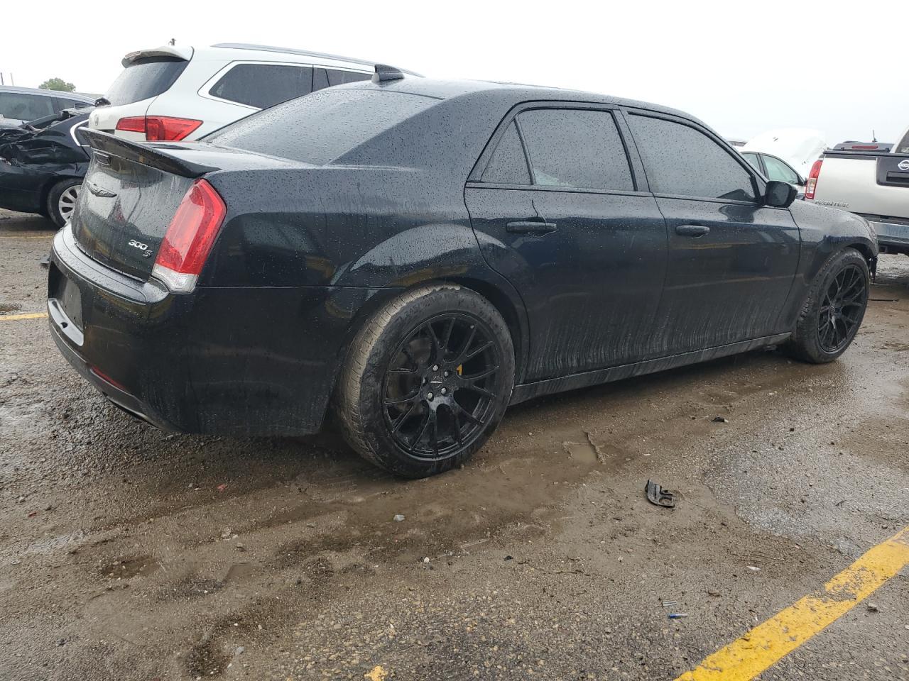 2016 Chrysler 300 S - Фото 3