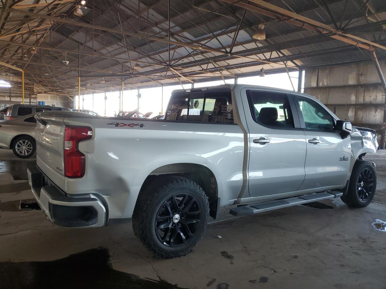 2020 Chevrolet Silverado K1500 Rst - Image 3