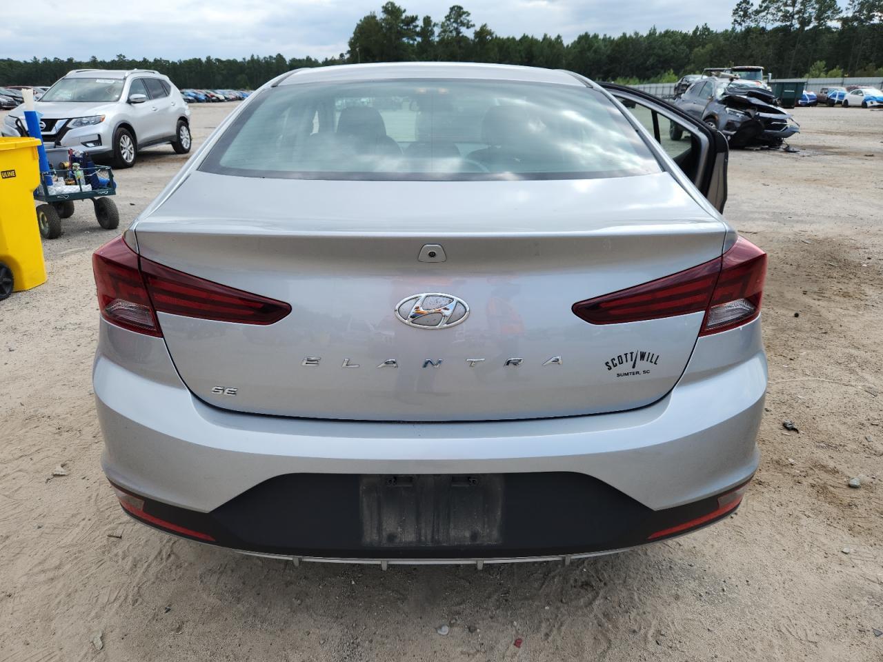 2020 Hyundai Elantra Se - Image 6