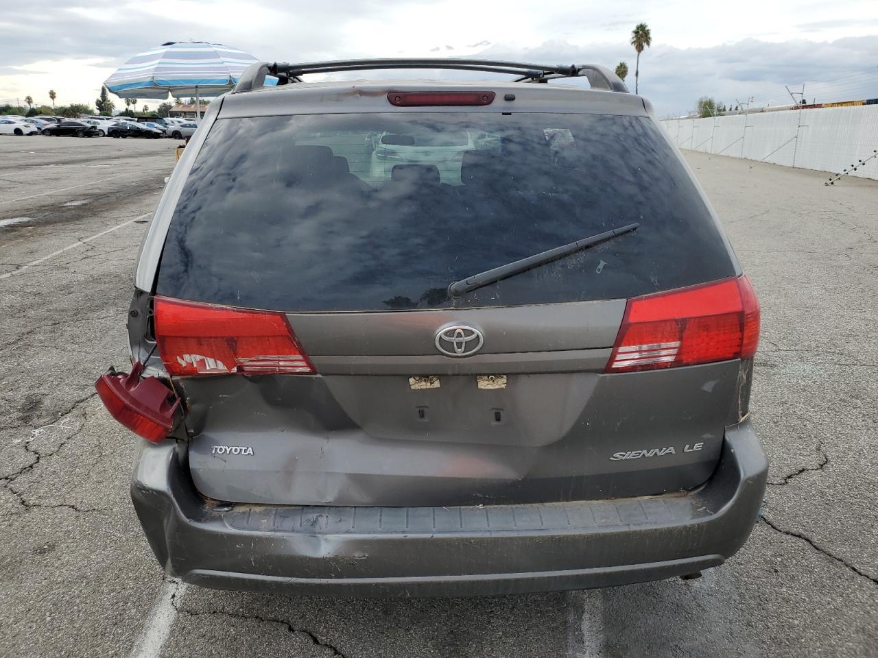 2005 Toyota Sienna Ce - Image 6