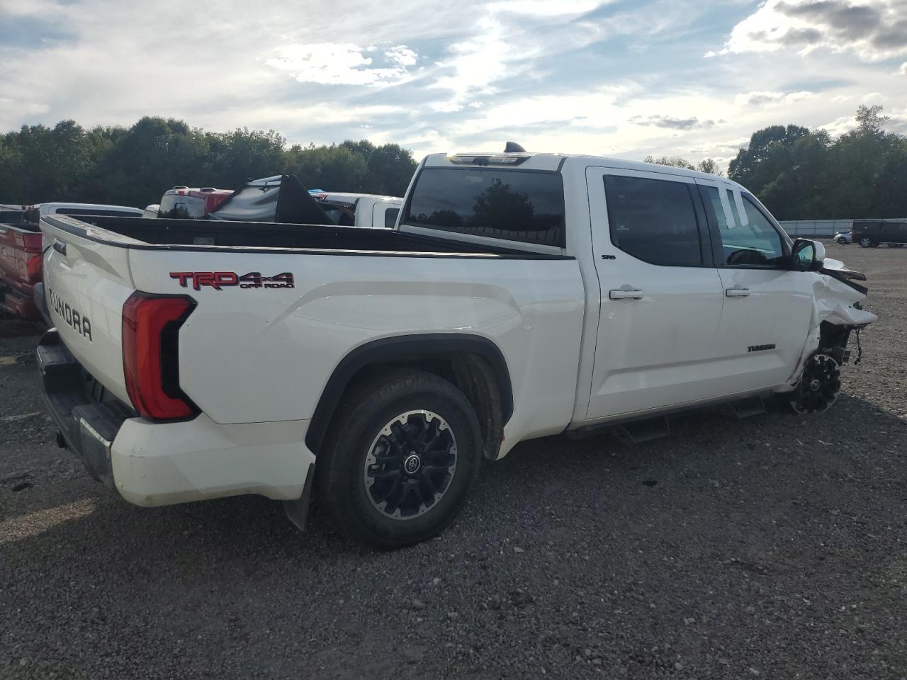 2022 Toyota Tundra Crewmax Sr5 - Image 3